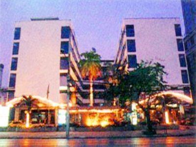 Holiday Mansion Hotel Bangkok Exterior foto